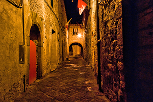 Foto notturna a Roccatederighi in Toscana